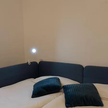 Downtown Hostal Brema