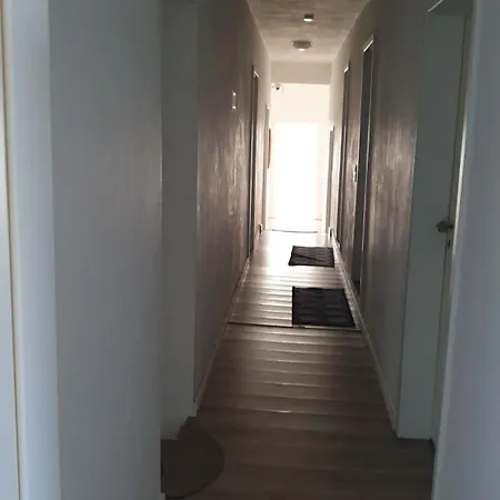 אכסניה Downtown *